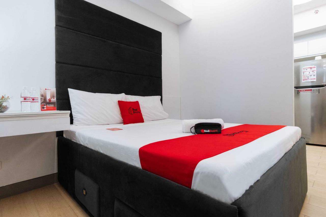 Reddoorz Premium @ Venice Luxury Bgc 2 ماكاتي المظهر الخارجي الصورة
