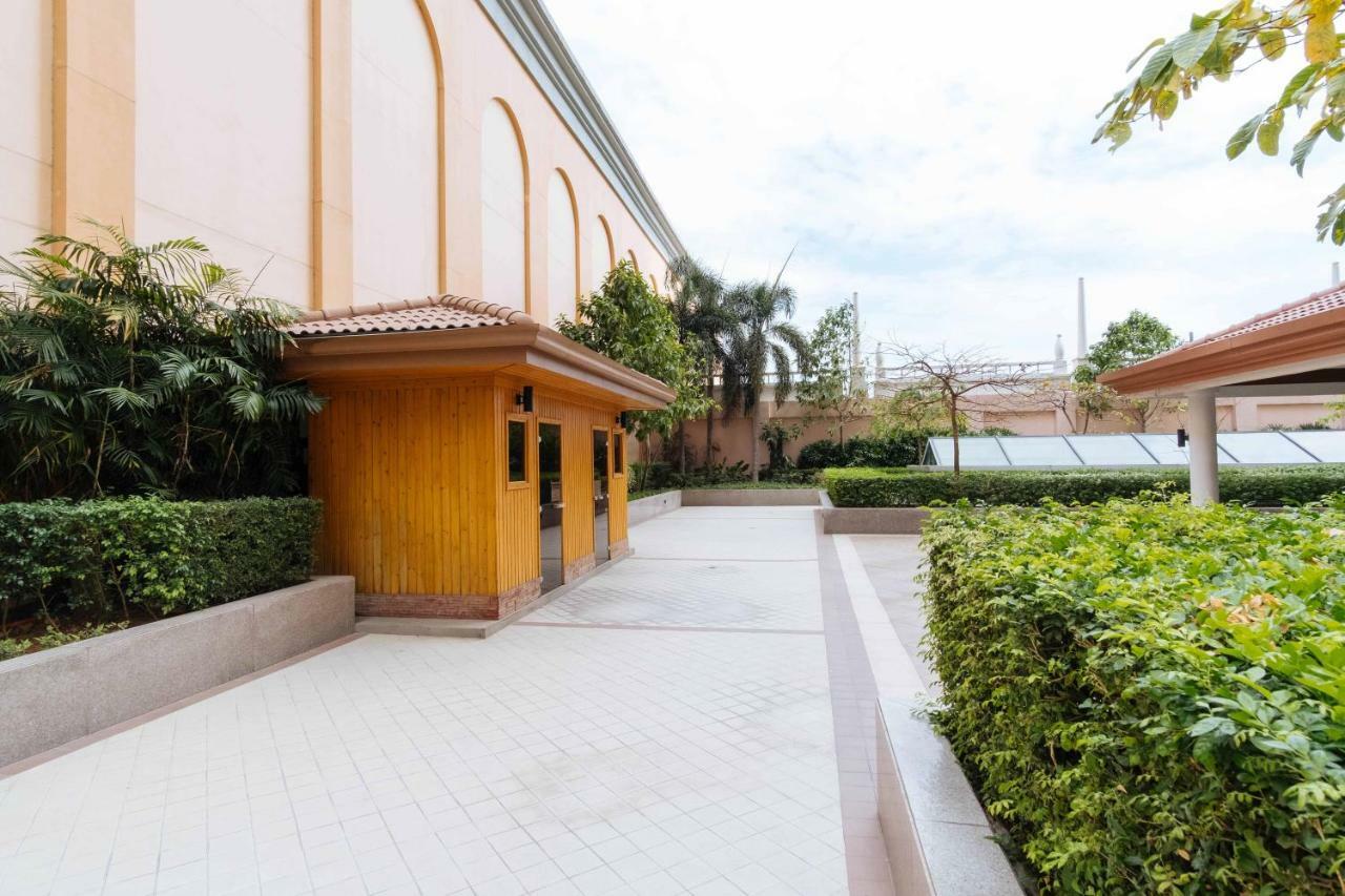 Reddoorz Premium @ Venice Luxury Bgc 2 ماكاتي المظهر الخارجي الصورة